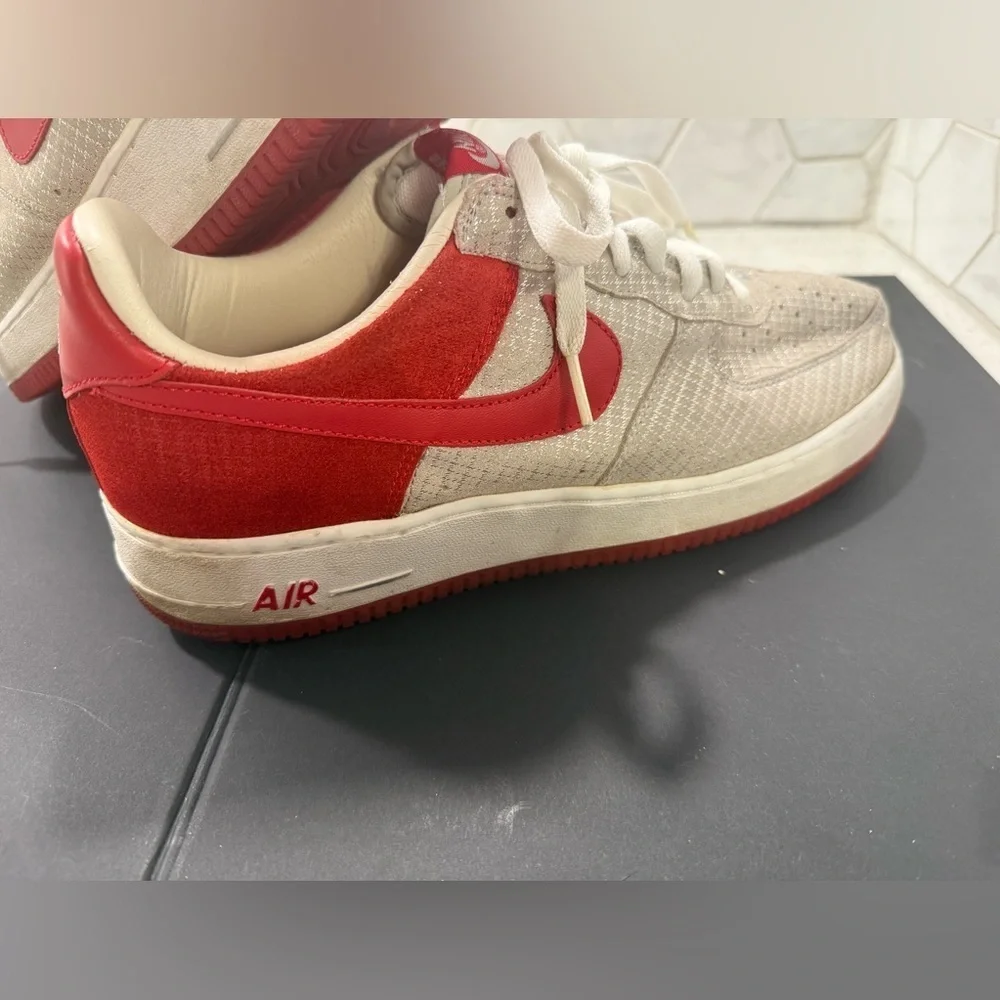 Nike Air Force 1 Low Premium Christmas Sneakers Vintage Size 10.5 Red Silver